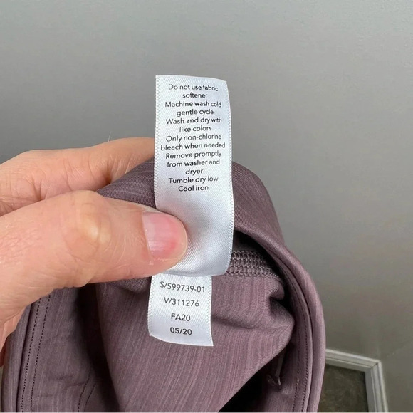 Athleta Ultimate Stash Pocket Space Dye 7/8 Tight Size XS
Smoked Almond Brown - Picture 13 of 13